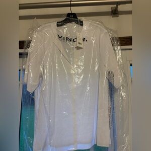 VINCE linen blend short sleeved shirt. Medium. NWT. White.